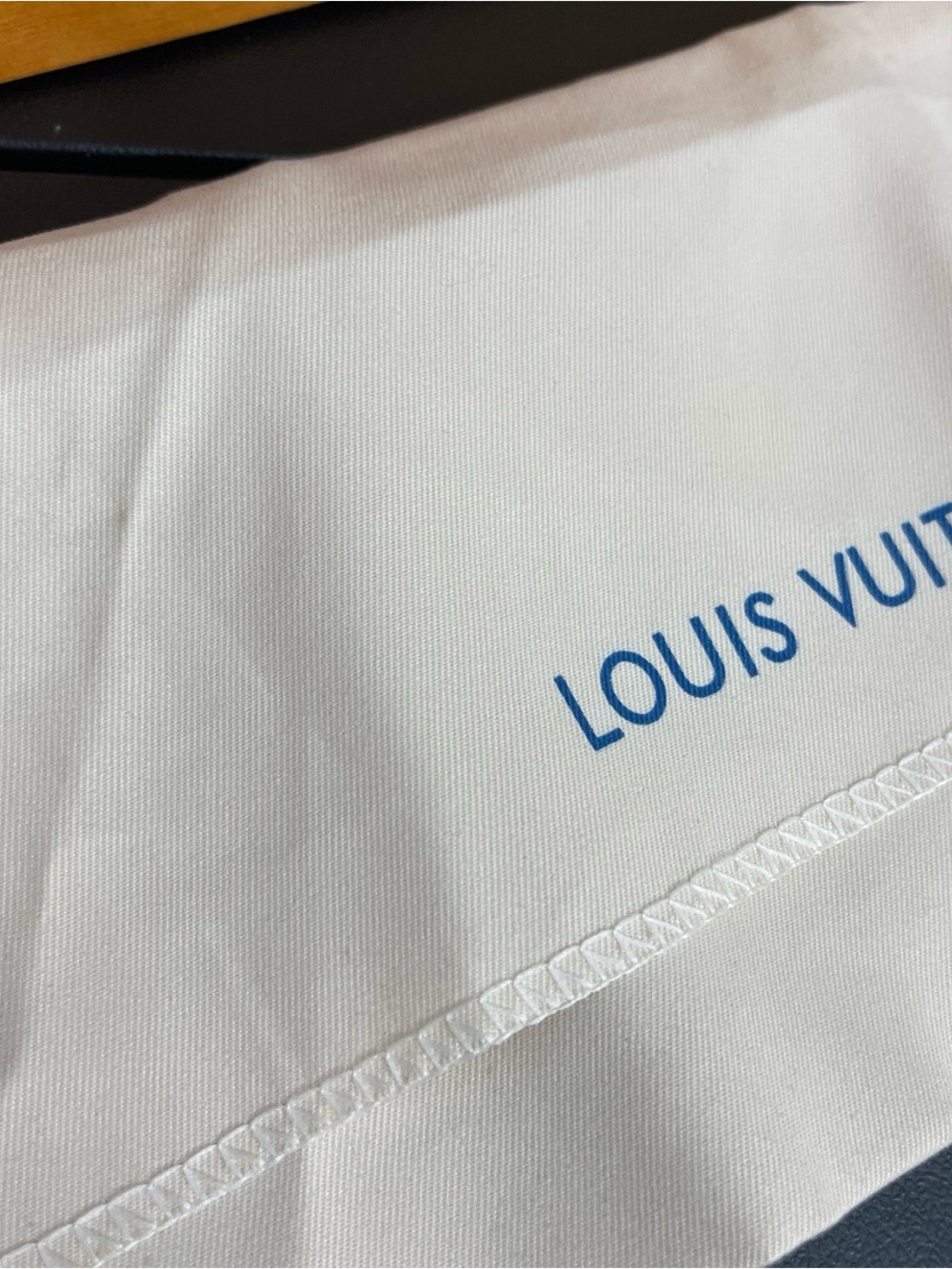 Louis Vuitton Gift bag & wallet dust bag - Picture 2 of 5
